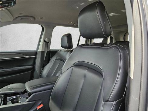 Used 2023 Jeep Grand Cherokee Limited RWD image 19