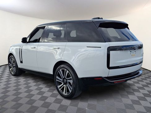 Used 2023 Land Rover Range Rover SE image 2