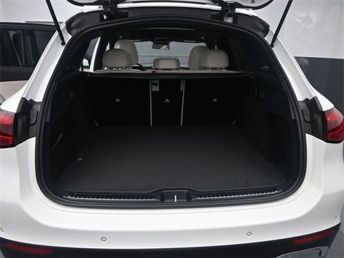 New 2025 Mercedes-Benz GLC 300 image 12