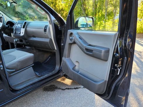 Used 2014 Nissan Xterra S image 39