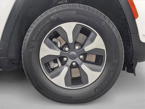 Used 2023 Jeep Grand Cherokee 4WD 4xe w/ Luxury Tech Group II image 27