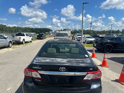 Used 2013 Toyota Corolla LE FWD image 10