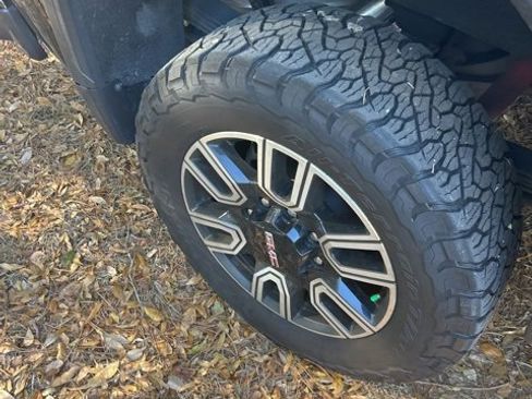 Certified 2021 GMC Sierra 2500 AT4 w/ AT4 Premium Plus Package image 5