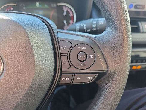 Used 2024 Toyota RAV4 XLE image 27