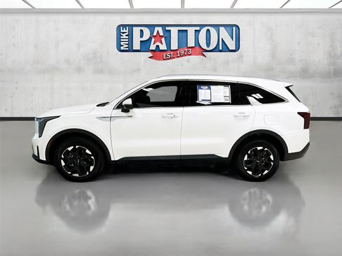 Used 2025 Kia Sorento S w/ Panoramic Sunroof Package AWD/4WD image 4