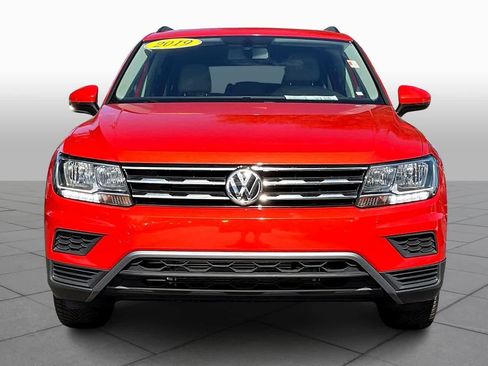 Used 2019 Volkswagen Tiguan SE w/ Panoramic Sunroof Package image 3