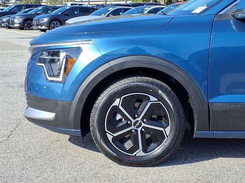 Certified 2024 Kia Niro EX FWD image 15