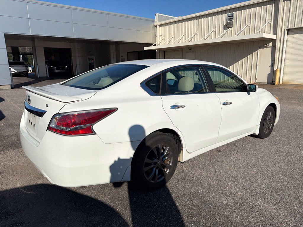 Used 2015 Nissan Altima 2.5 S w/ Sport Value Package FWD image 7