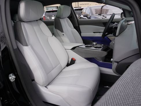 New 2026 Cadillac Optiq Luxury 1 image 11