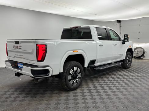 New 2026 GMC Sierra 2500 Denali w/ Denali Reserve Package image 15