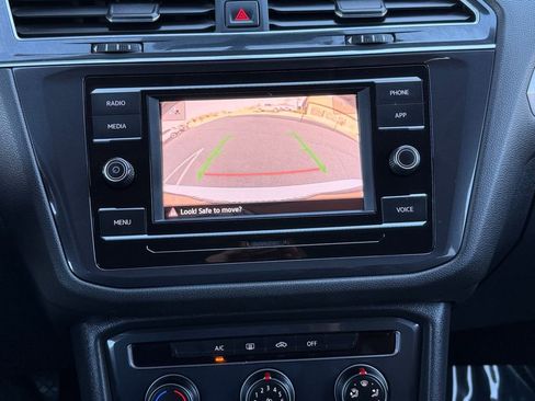 Used 2021 Volkswagen Tiguan S image 35