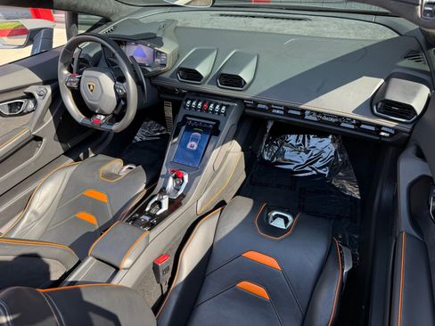 Used 2021 Lamborghini Huracan EVO RWD image 19