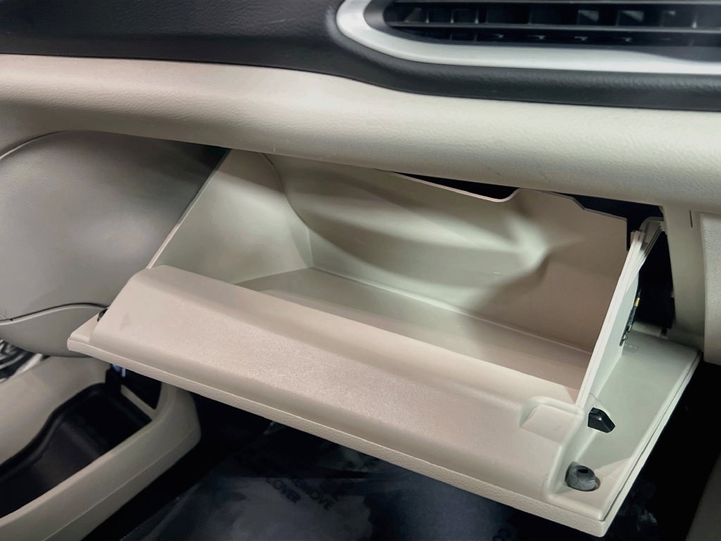 Used 2024 Chrysler Pacifica Touring-L FWD image 32