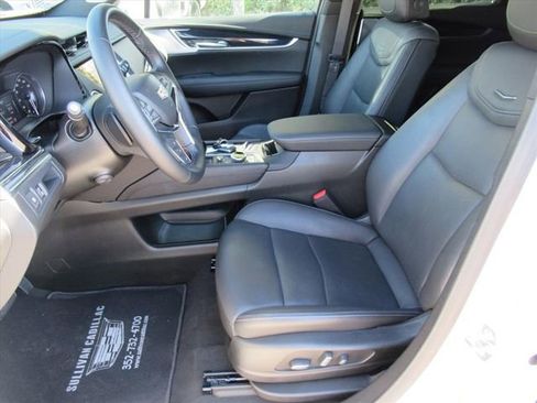 Certified 2025 Cadillac XT5 Premium Luxury image 18