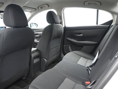 Used 2022 Nissan Sentra SV FWD image 11