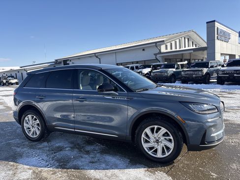 Used 2023 Lincoln Corsair FWD image 3