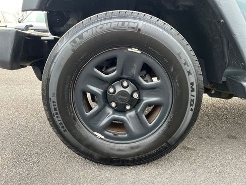 Used 2015 Jeep Wrangler Unlimited Sport w/ Quick Order Package 24S image 12