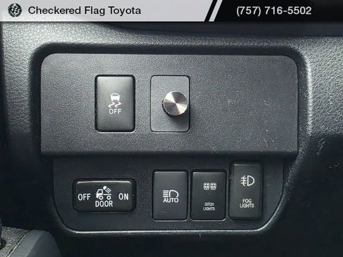 Used 2022 Toyota Tacoma SR image 11