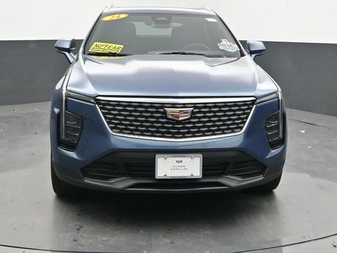 Used 2024 Cadillac XT4 Luxury w/ Cold Weather Package AWD/4WD image 4