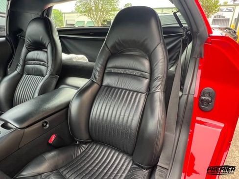 Used 2001 Chevrolet Corvette Coupe w/ Preferred Equipment Group2 image 62