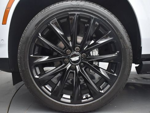 Certified 2026 Cadillac Escalade ESV Platinum Sport w/ LPO, ONYX Package AWD/4WD image 37