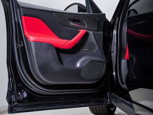 Used 2020 Jaguar F-PACE SVR image 27