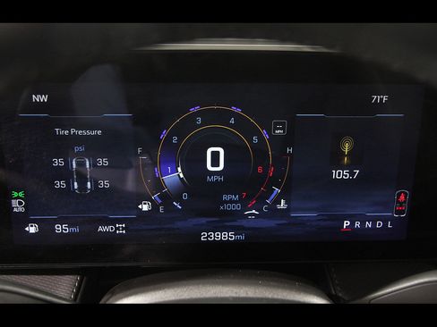 Used 2025 Chevrolet Equinox LT AWD/4WD image 8