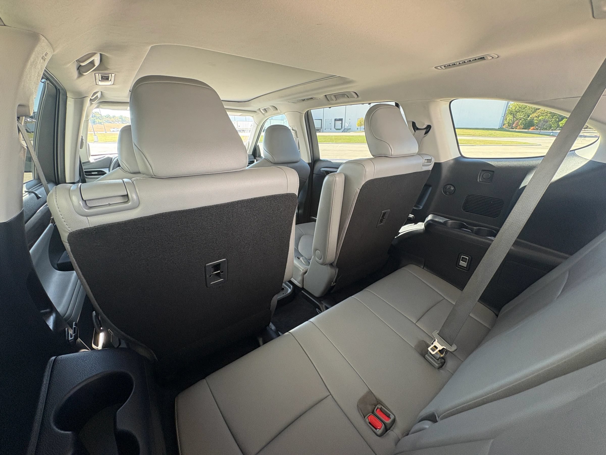Used 2021 Toyota Highlander Platinum FWD image 40