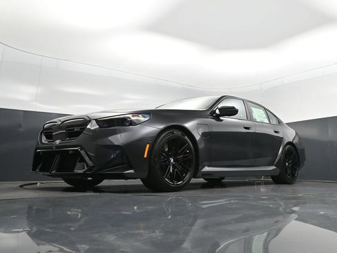 New 2026 BMW M5 w/ Executive Package AWD/4WD image 39