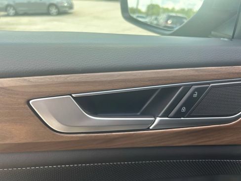 New 2026 Volkswagen Atlas SE FWD image 50