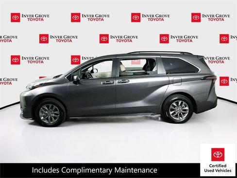 Certified 2024 Toyota Sienna XLE FWD image 8