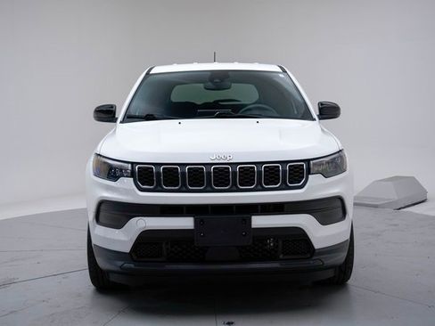 Used 2024 Jeep Compass Sport image 8