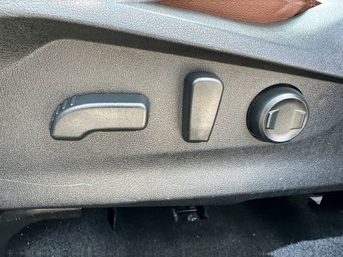 Used 2019 Subaru Forester Touring AWD/4WD image 7