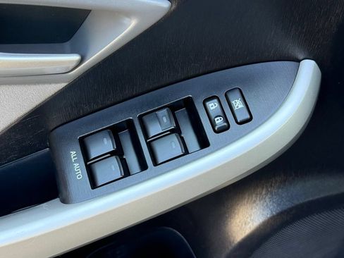 Used 2015 Toyota Prius Three FWD image 11