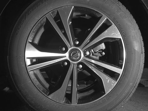 Used 2023 Nissan Sentra SV FWD image 14