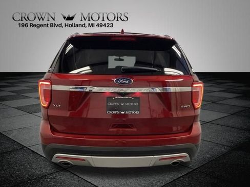Used 2017 Ford Explorer XLT w/ Equipment Group 202A AWD/4WD image 5