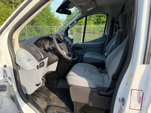 Used 2019 Ford Transit 150 130 Low Roof RWD image 17