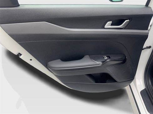 Used 2025 Kia K5 LXS image 37