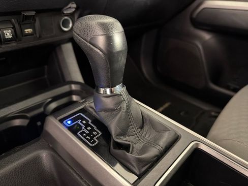 Used 2022 Toyota Tacoma SR5 w/ Technology Package image 30