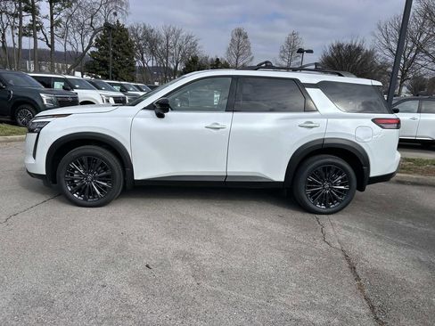 New 2026 Nissan Pathfinder SL w/ SL Premium Package AWD/4WD image 4