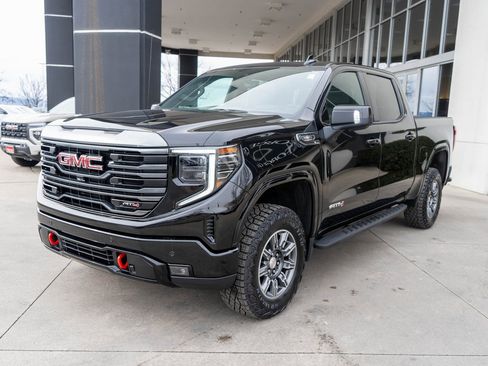 Used 2024 GMC Sierra 1500 AT4 w/ Technology Package image 3
