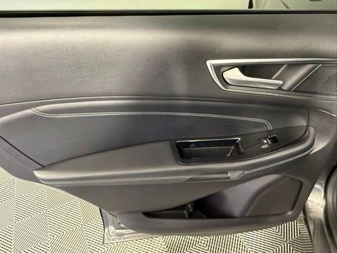 Used 2019 Ford Edge Titanium w/ Equipment Group 301A FWD image 36