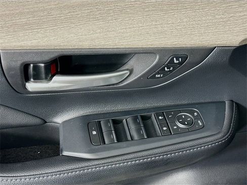 Used 2024 Toyota Grand Highlander Platinum image 17