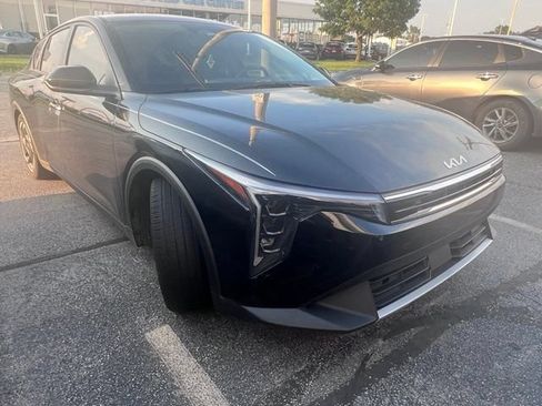 Certified 2025 Kia K4 EX FWD image 1