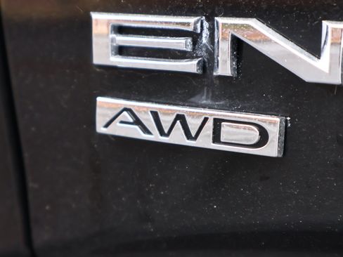 Used 2024 Buick Enclave Essence w/ Experience Buick Package image 7