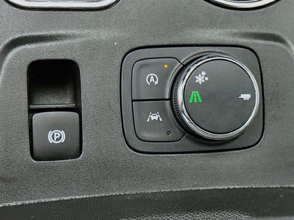 Used 2023 Chevrolet Traverse LT FWD image 10