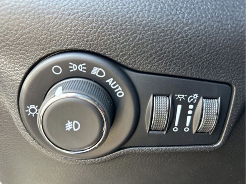 New 2026 Jeep Compass Latitude AWD/4WD image 14