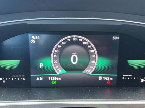 Used 2022 Volkswagen Tiguan SE R-Line FWD image 10