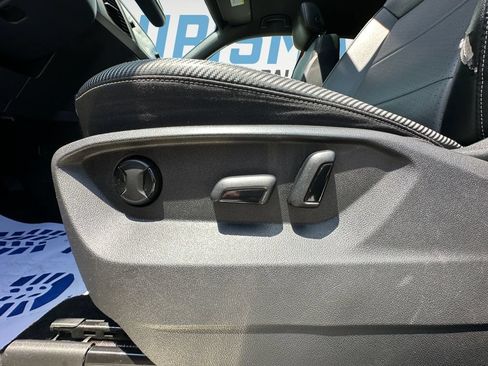 Used 2021 Volkswagen Atlas Cross Sport SE w/ Panoramic Sunroof Package AWD/4WD image 17