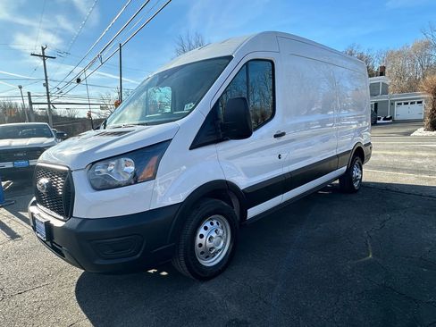 Used 2024 Ford Transit 250 Medium Roof w/LWB Van 3D image 3